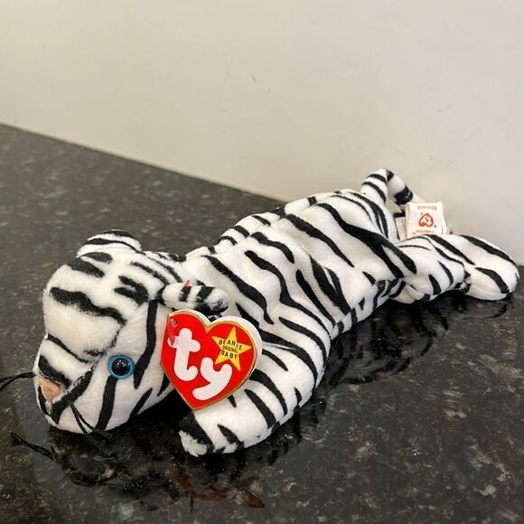 Blizzard Snow Tiger PVC 4th Gen 1996 Retired Ty Beanie Baby Collectible Mint - Picture 1 of 9